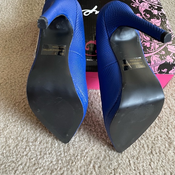 Qupid Cobalt Blue💙Snake Pumps 7 - Picture 4 of 4